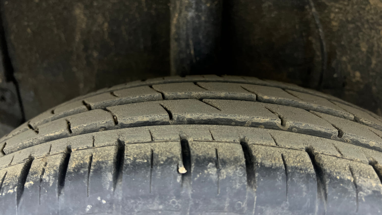 Used 2021 Hyundai Grand i10 Nios Sportz 1.2 Kappa VTVT Petrol Manual tyres RIGHT REAR TYRE TREAD VIEW