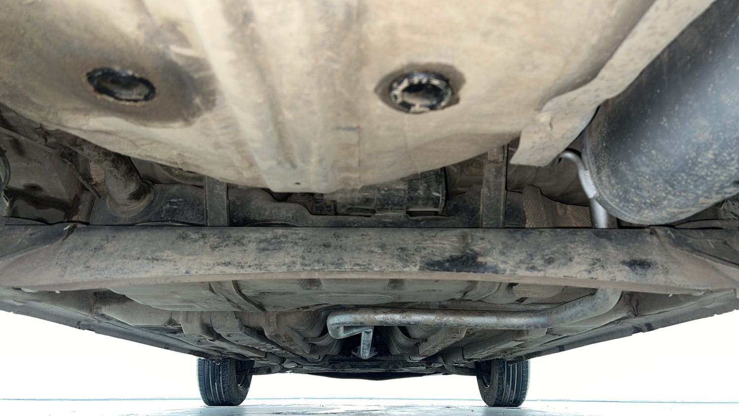Used 2015 Hyundai Elite i20 Sportz 1.2 Petrol Manual extra REAR UNDERBODY VIEW (TAKEN FROM REAR)