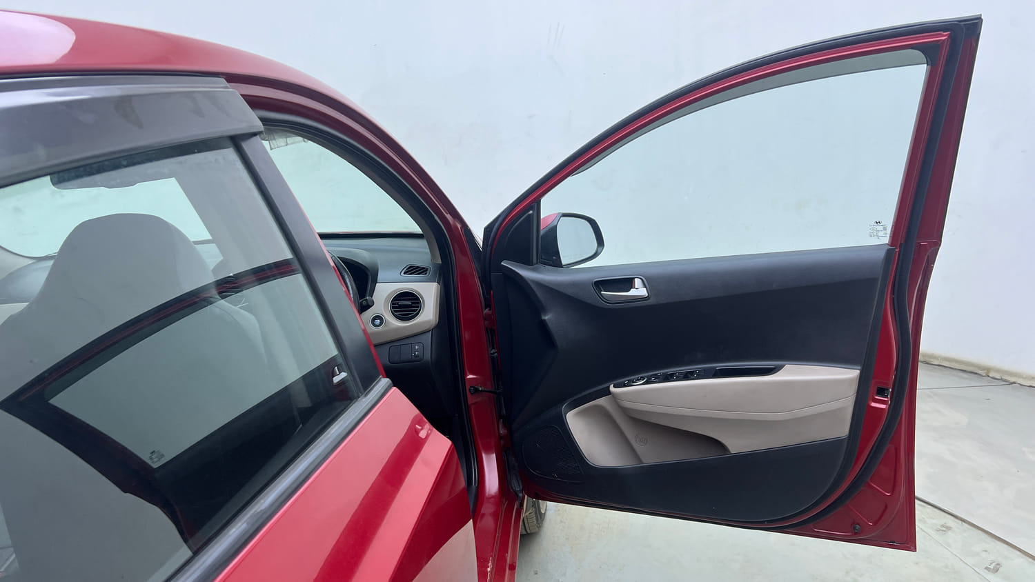 Used 2016 Hyundai Xcent SX 1.2 (O) Petrol Manual interior RIGHT FRONT DOOR OPEN VIEW