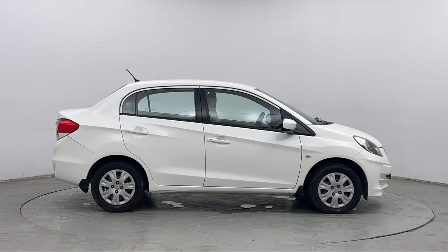 Used 2013 Honda Amaze 1.2 S i-VTEC Petrol Manual exterior RIGHT SIDE VIEW