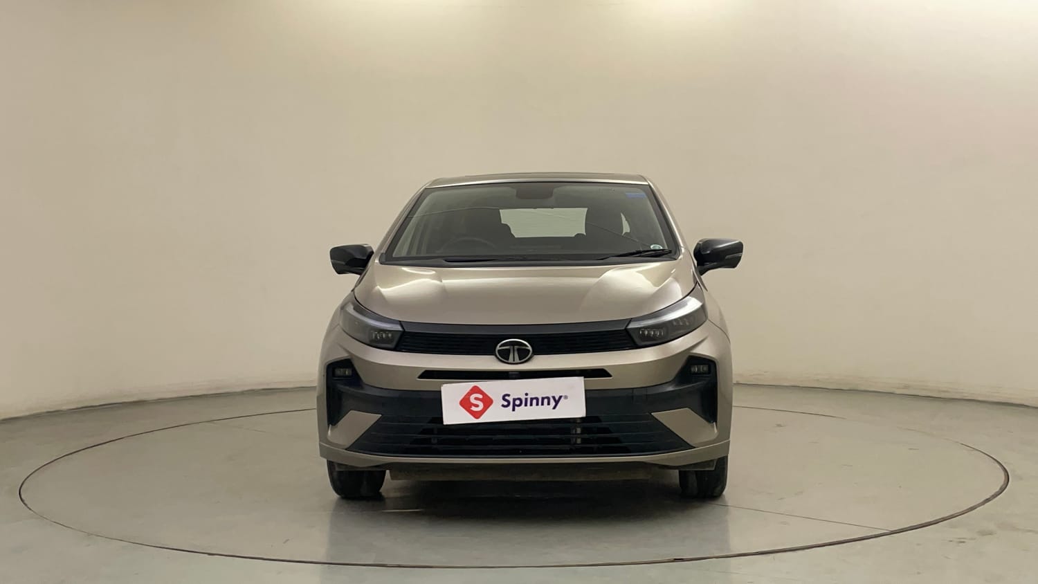 Used 2025 Tata Altroz Accomplished Plus S Petrol 6DCT Petrol Automatic exterior FRONT VIEW