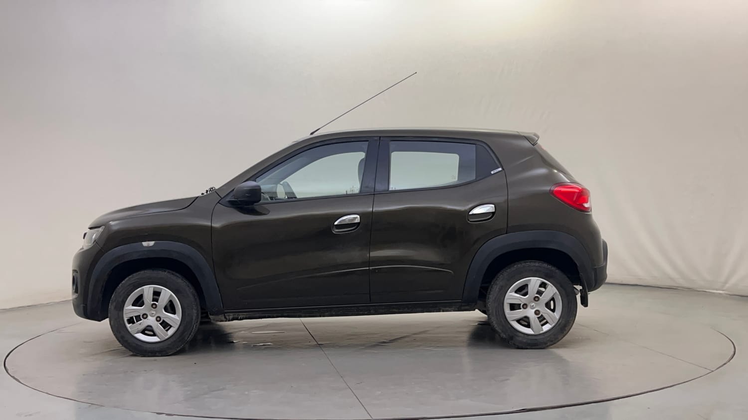 Used 2016 Renault Kwid RXL Petrol Manual exterior LEFT SIDE VIEW