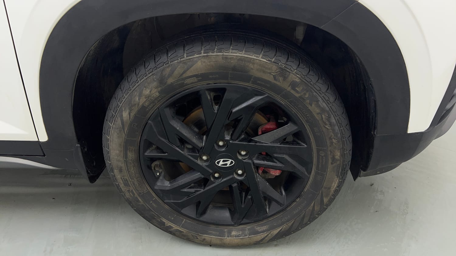 Used 2024 Hyundai Creta 1.5 CRDi Diesel MT DSL S(O) Diesel Manual tyres RIGHT FRONT TYRE RIM VIEW