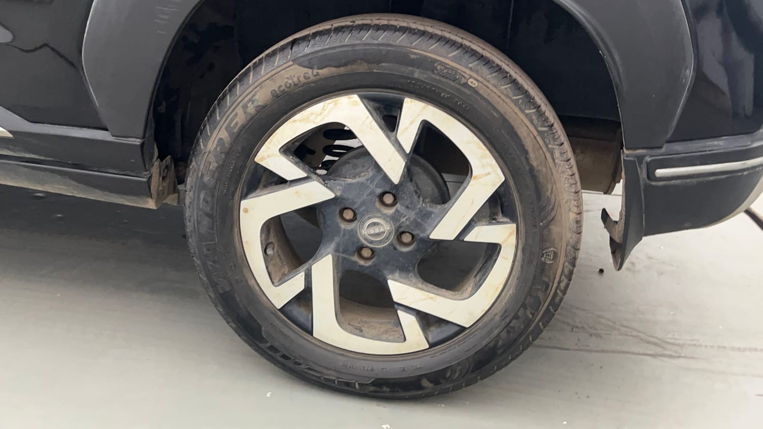 Used 2022 Nissan Magnite XV Petrol Manual tyres LEFT REAR TYRE RIM VIEW