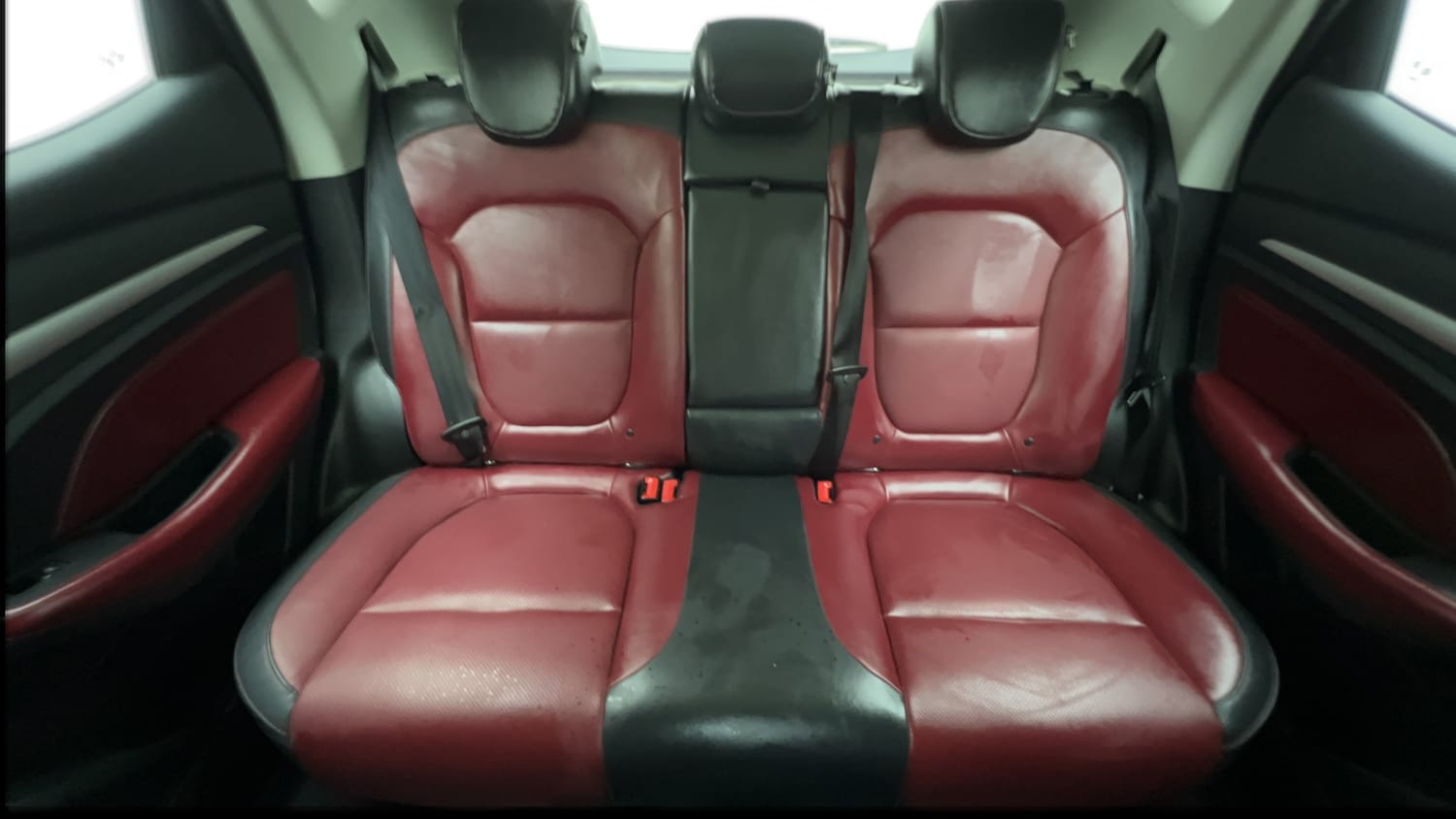 Used 2023 MG Motors Astor Savvy 1.3 Turbo AT S Red Petrol Automatic interior REAR SEAT CONDITION VIEW