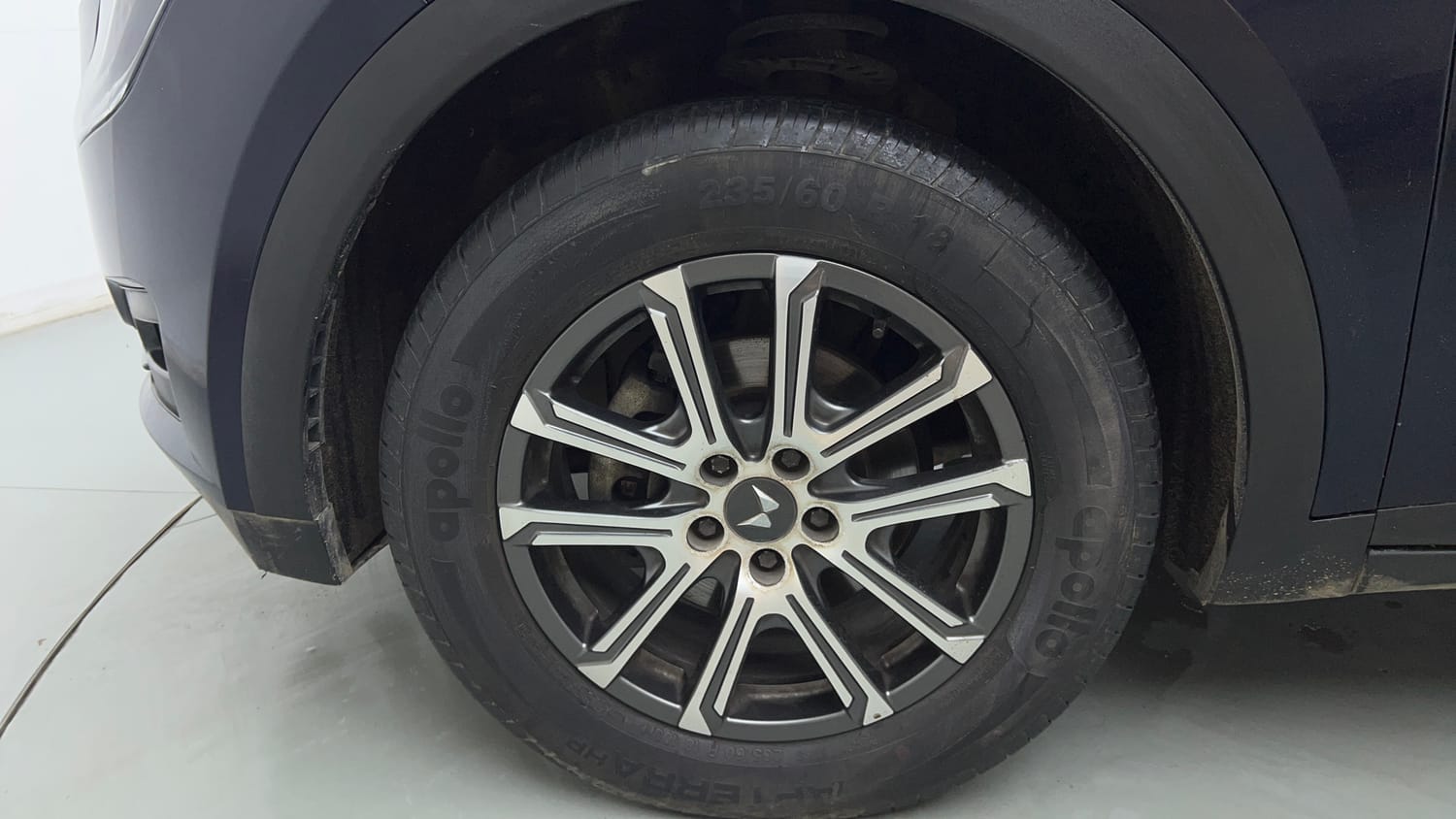 Used 2022 Mahindra XUV700 AX 7 Petrol MT 7 STR Petrol Manual tyres LEFT FRONT TYRE RIM VIEW