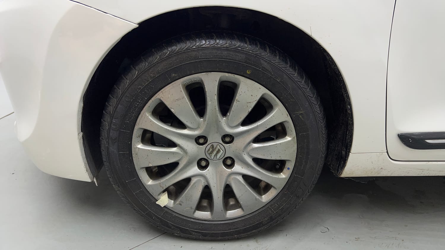 Used 2016 Maruti Suzuki Baleno Zeta 1.2 AT Petrol Automatic tyres LEFT FRONT TYRE RIM VIEW