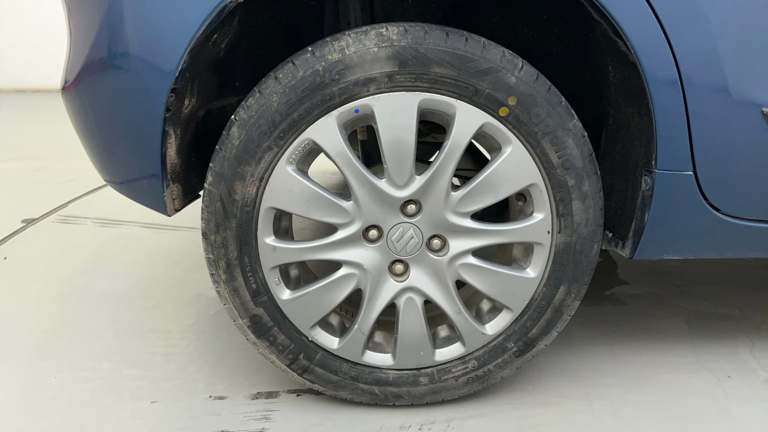 Used 2017 Maruti Suzuki Baleno Alpha 1.2 AT Petrol Automatic tyres RIGHT REAR TYRE RIM VIEW