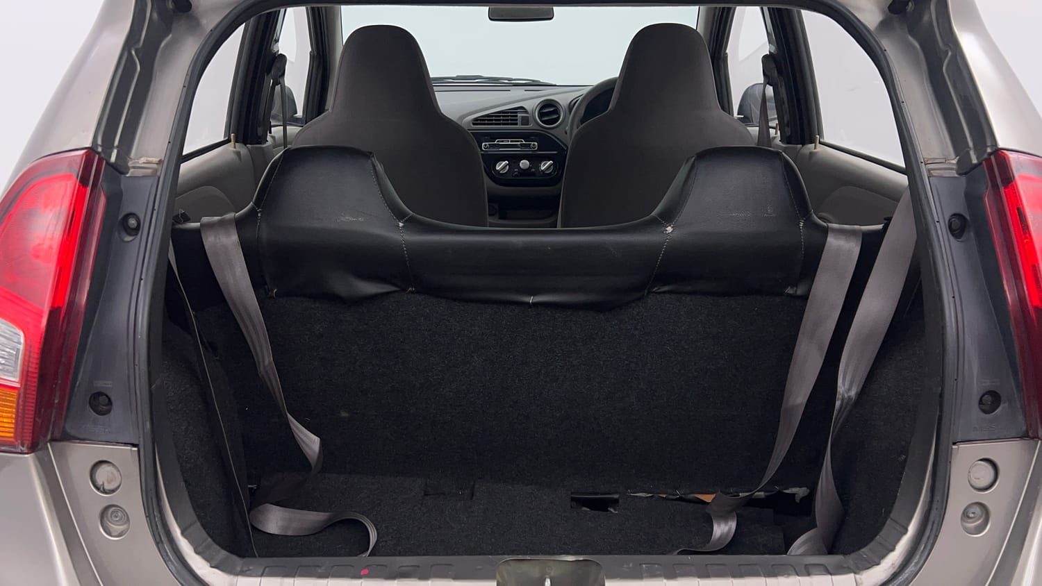 Used 2016 Datsun Redi-GO T Petrol Manual interior DICKY INSIDE VIEW