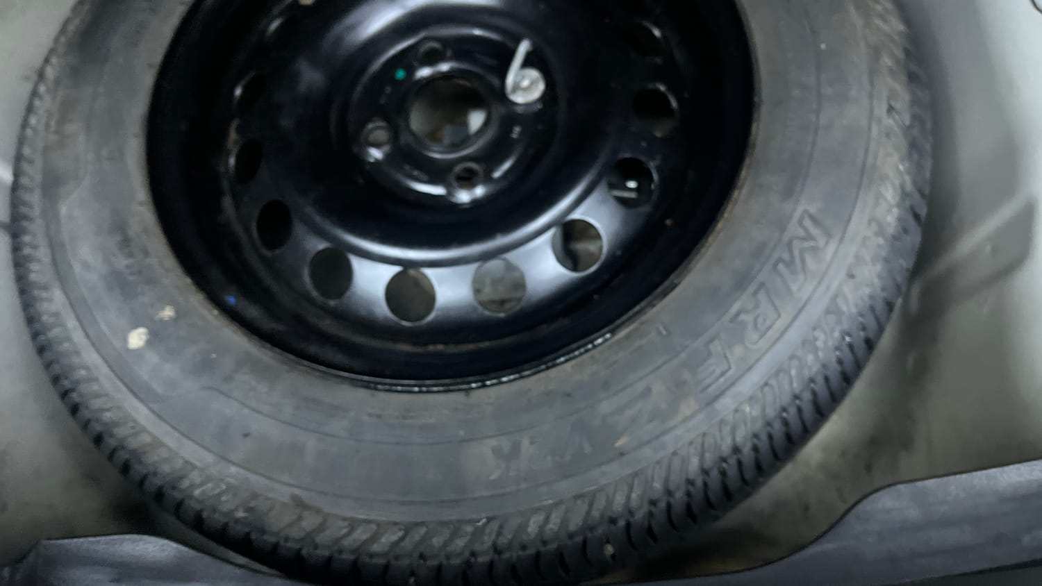 Used 2015 Maruti Suzuki Swift Dzire VXI Petrol Manual tyres SPARE TYRE VIEW