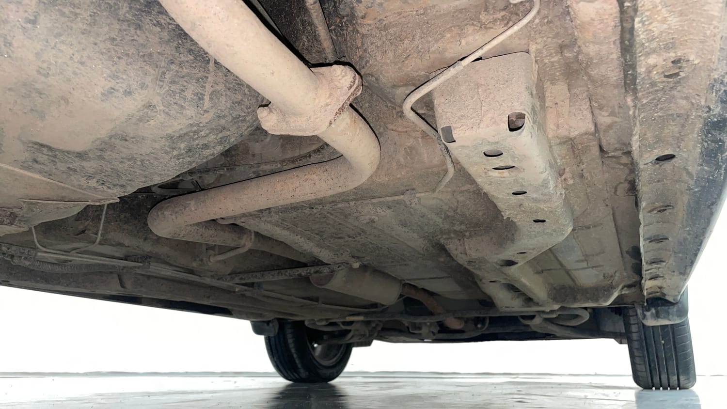 Used 2023 Tata Tiago XZ Plus Petrol Manual extra REAR RIGHT UNDERBODY VIEW