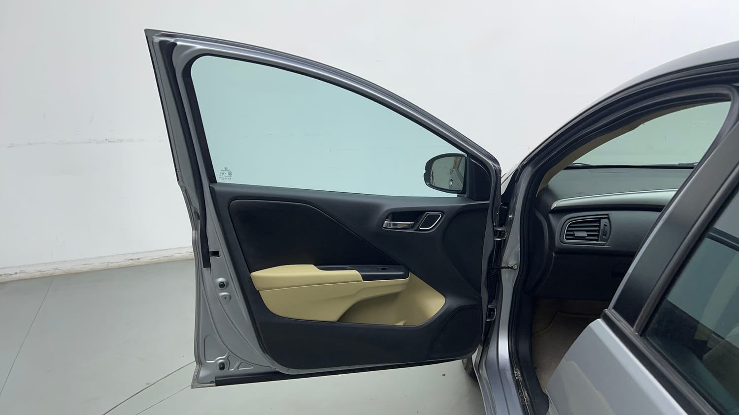 Used 2019 Honda City V Petrol Petrol Manual interior LEFT FRONT DOOR OPEN VIEW