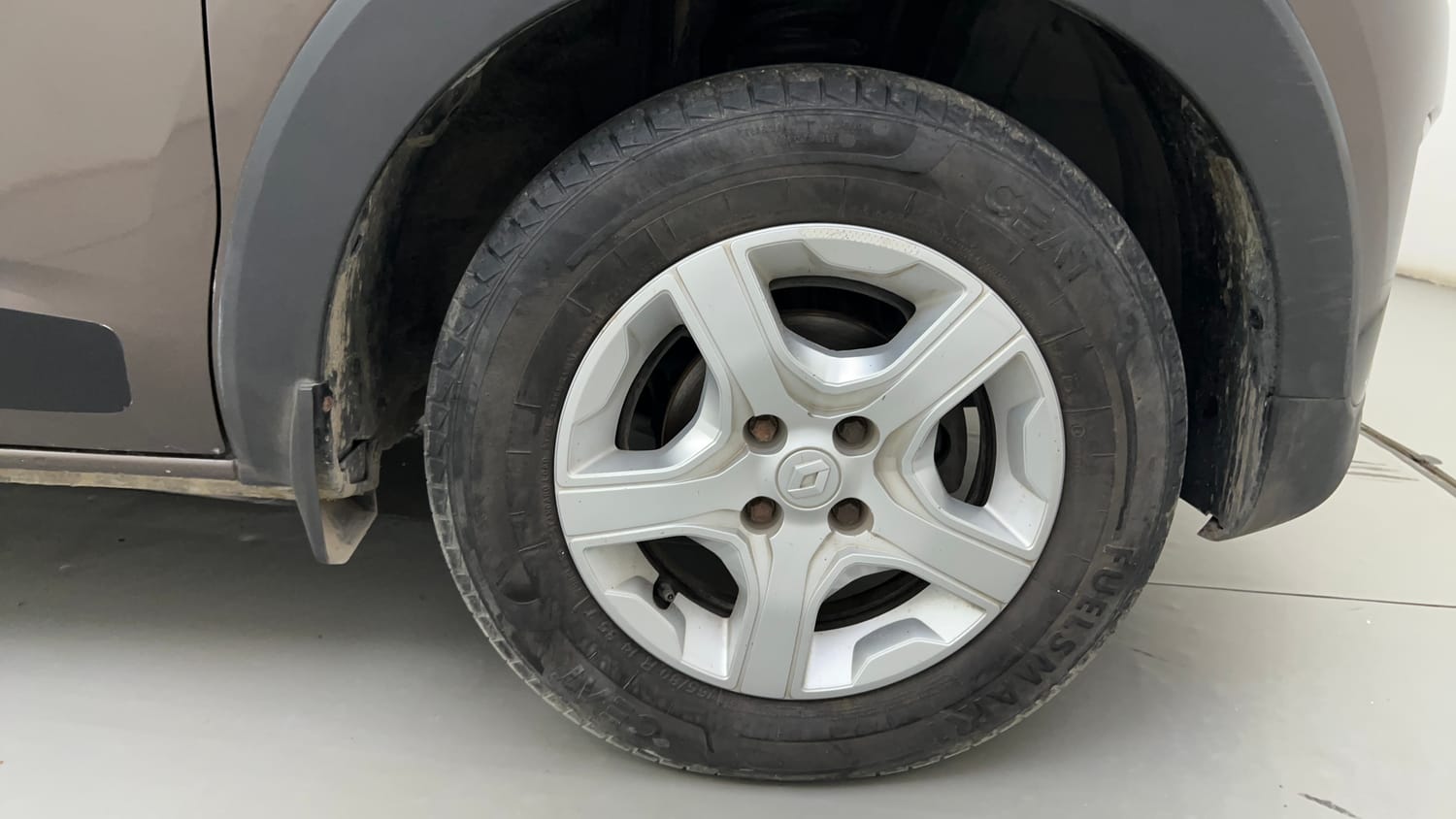 Used 2022 Renault Triber Limited Edition Petrol Manual tyres RIGHT FRONT TYRE RIM VIEW