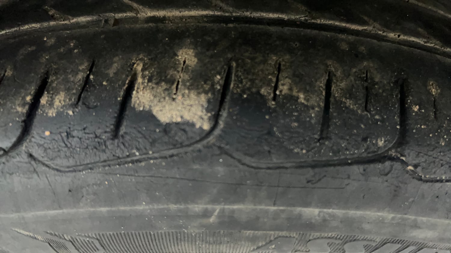 Used 2017 Hyundai Verna 1.6 CRDI SX (O) Diesel Manual tyres RIGHT REAR TYRE TREAD VIEW
