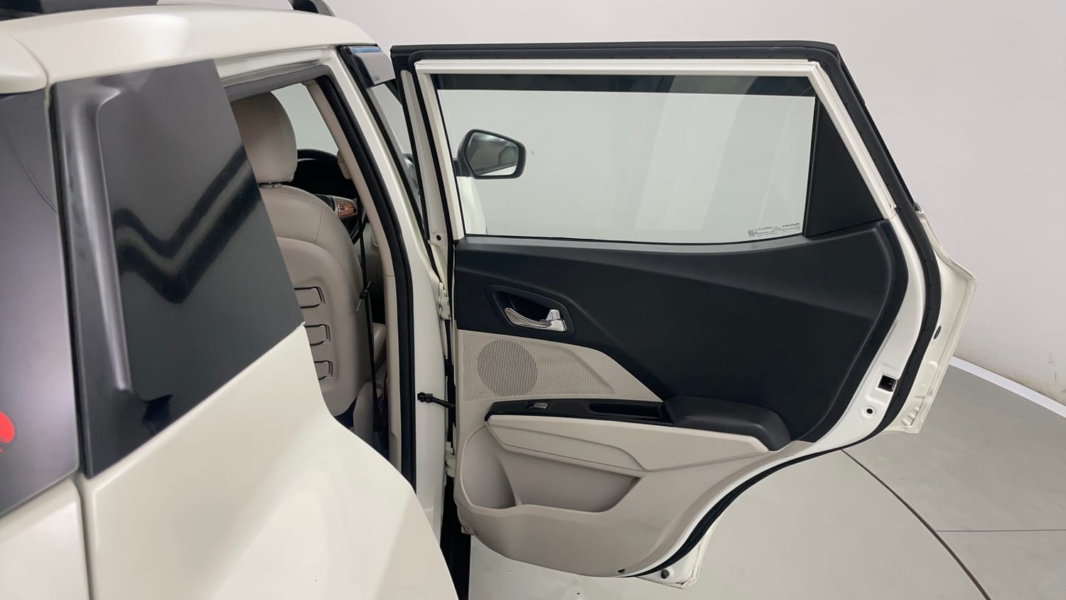 Used 2022 Mahindra XUV 300 W8 (O) 1.2 Petrol Petrol Manual interior RIGHT REAR DOOR OPEN VIEW