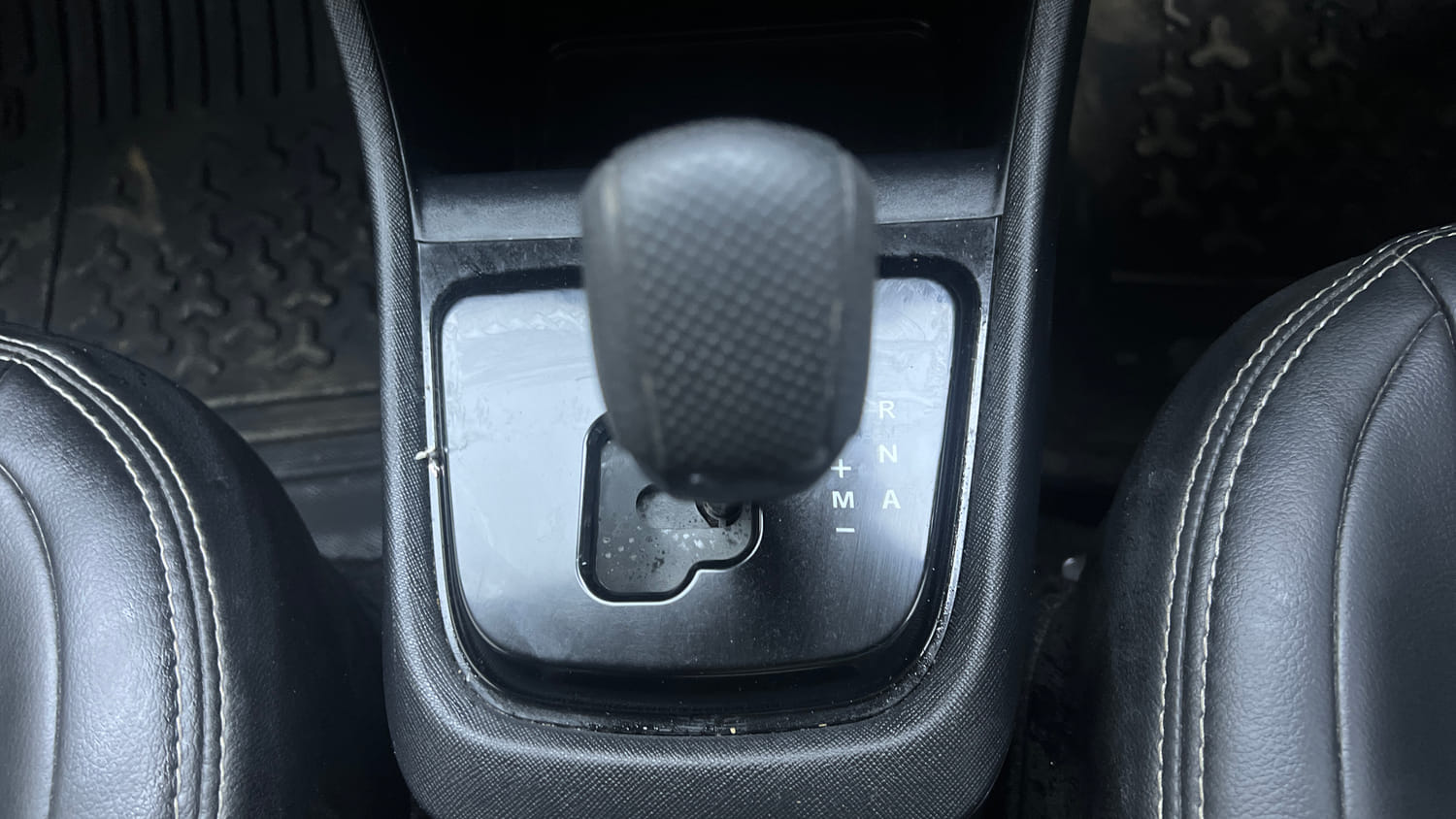 Used 2022 Tata Punch Creative Dual Tone AMT Petrol Automatic interior GEAR  KNOB VIEW