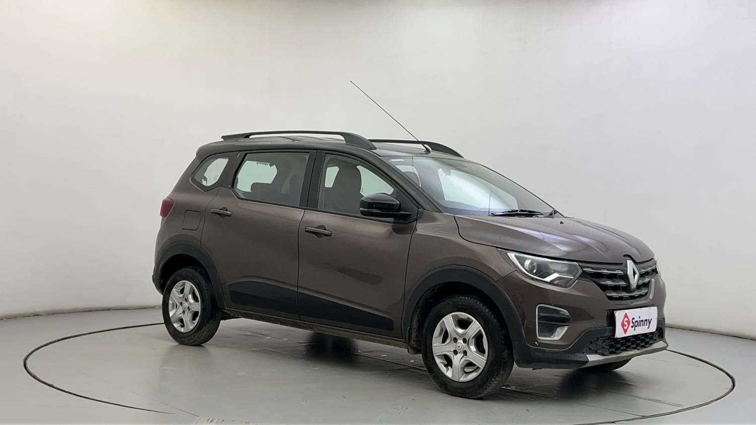 Used 2022 Renault Triber Limited Edition Petrol Manual exterior RIGHT FRONT CORNER VIEW