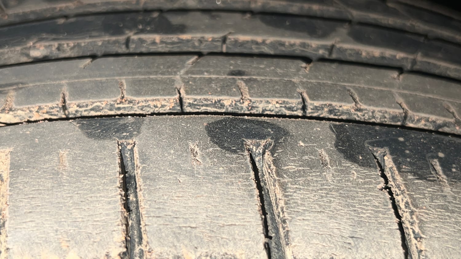 Used 2020 Toyota Glanza G CVT Petrol Automatic tyres LEFT FRONT TYRE TREAD VIEW