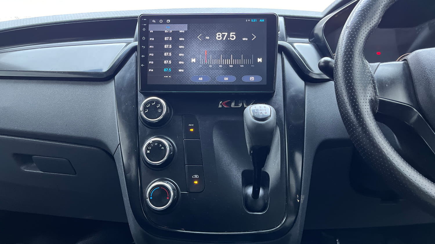 Used 2018 Mahindra KUV100 NXT K2 6 STR Petrol Manual interior MUSIC SYSTEM & AC CONTROL VIEW