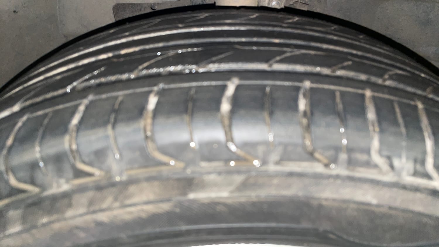 Used 2021 Ford EcoSport Titanium 1.5L TDCi Diesel Manual tyres LEFT FRONT TYRE TREAD VIEW