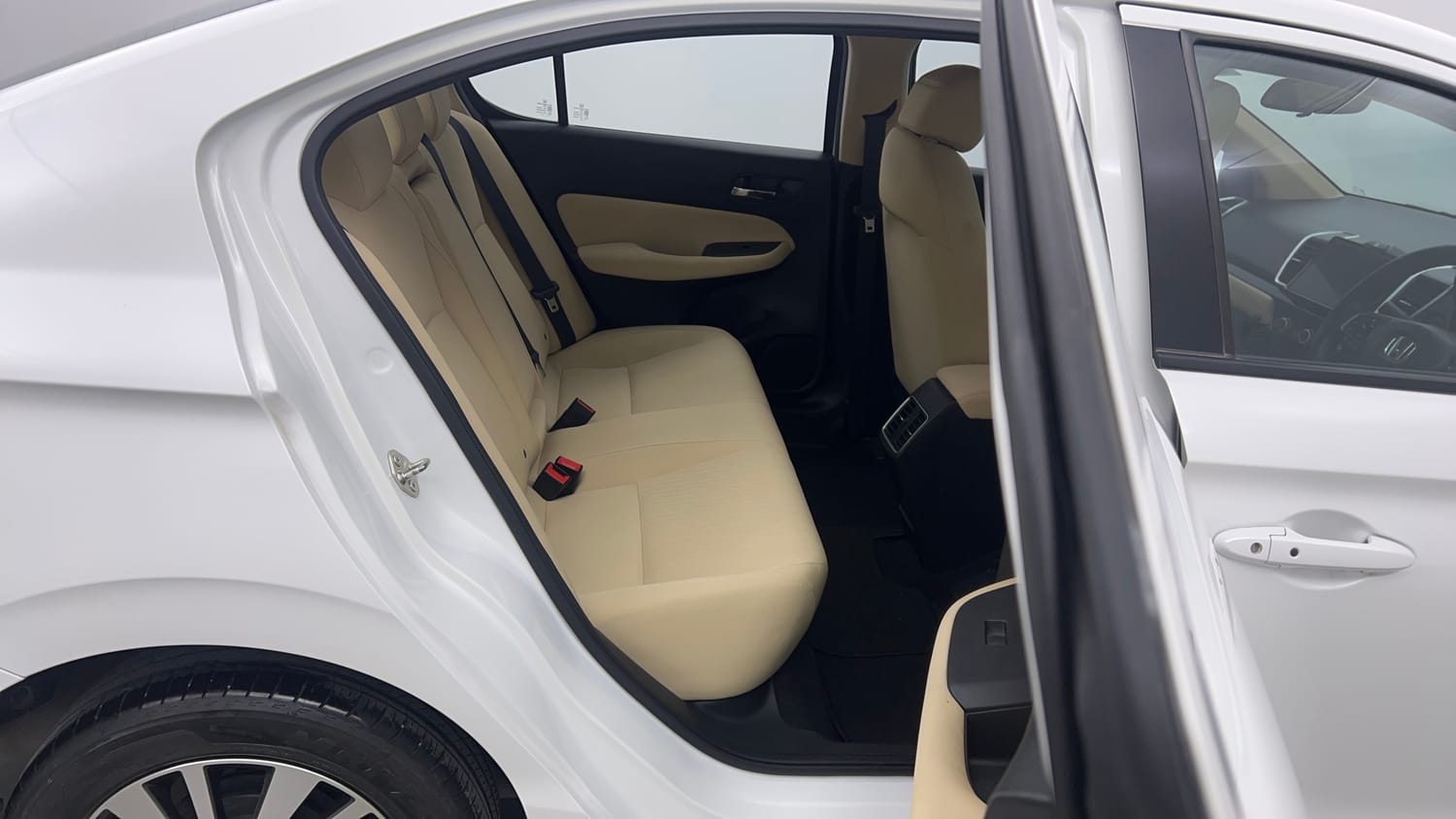 Used 2023 Honda City V Petrol CVT Petrol Automatic interior RIGHT SIDE REAR DOOR CABIN VIEW