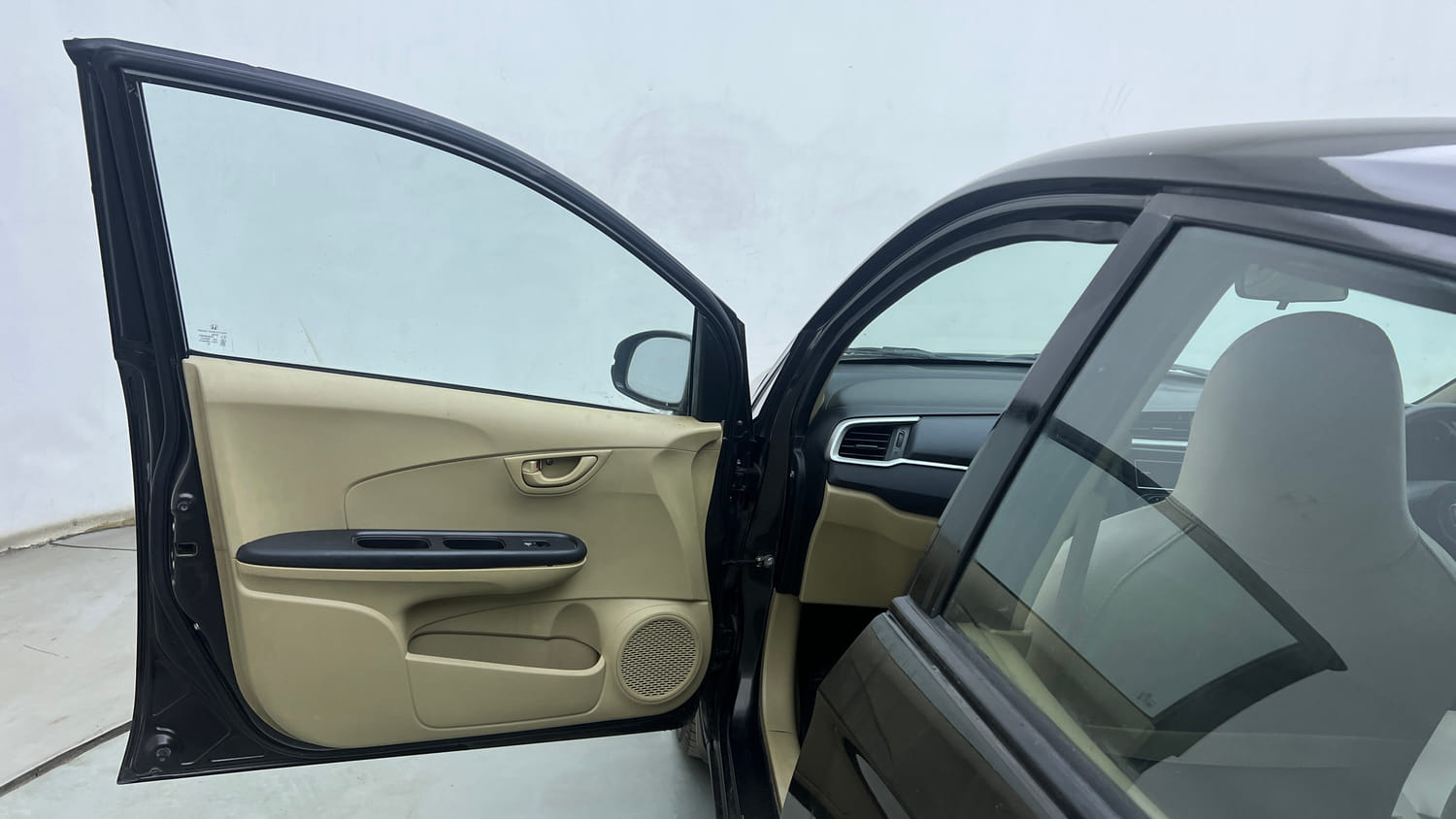 Used 2016 Honda Amaze 1.2 S i-VTEC Petrol Manual interior LEFT FRONT DOOR OPEN VIEW