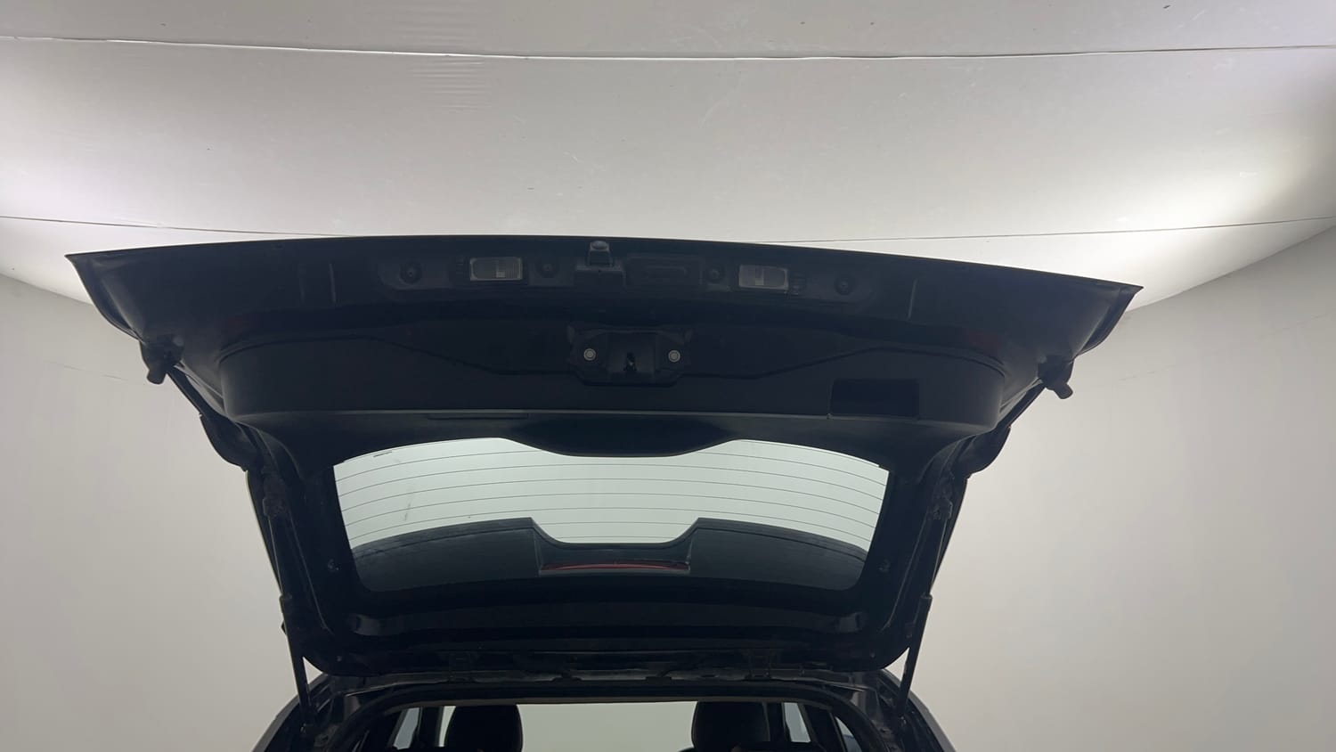Used 2022 Nissan Magnite XV Petrol Manual interior DICKY DOOR OPEN VIEW