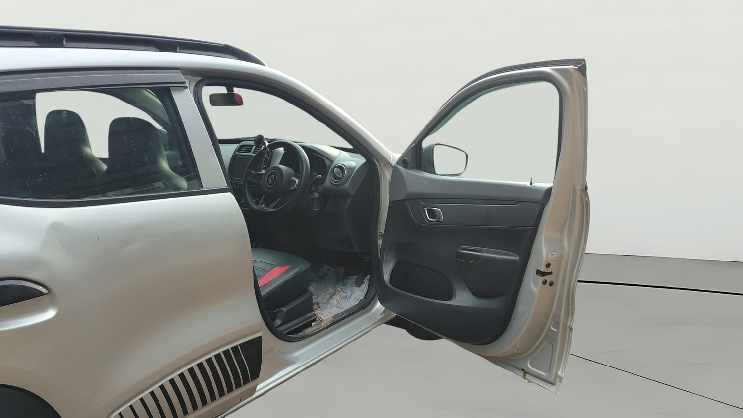 Used 2020 Renault Kwid RXT Petrol Manual interior RIGHT SIDE FRONT DOOR CABIN VIEW