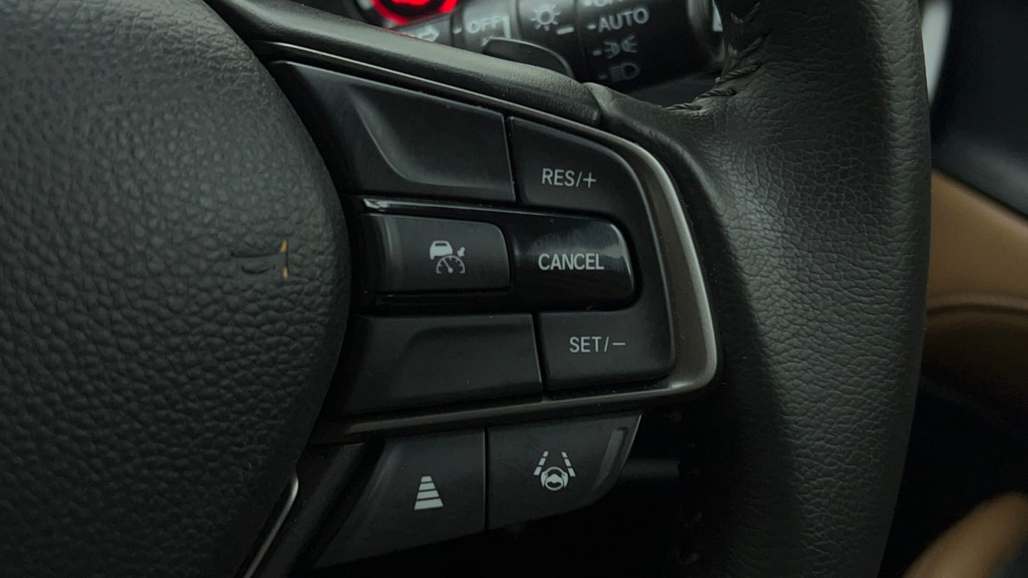 Used 2025 Honda Elevate ZX CVT Petrol Automatic top_features Cruise control