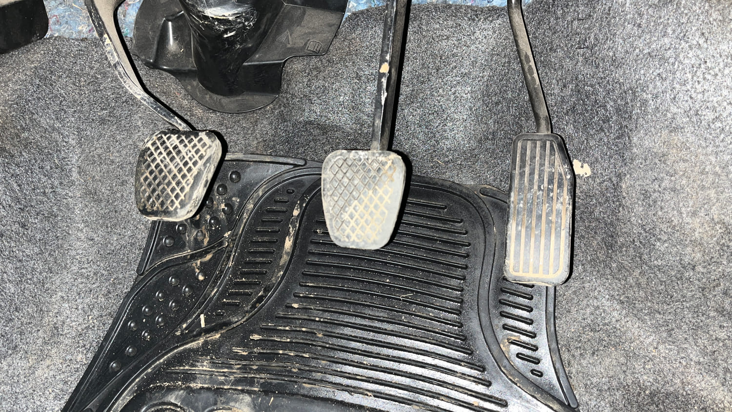 Used 2014 Honda Brio S MT Petrol Manual interior PEDALS VIEW