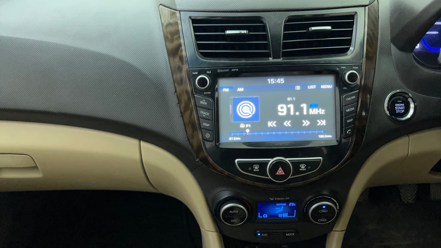 Used 2017 Hyundai Verna 1.6 CRDI SX (O) Diesel Manual interior MUSIC SYSTEM & AC CONTROL VIEW
