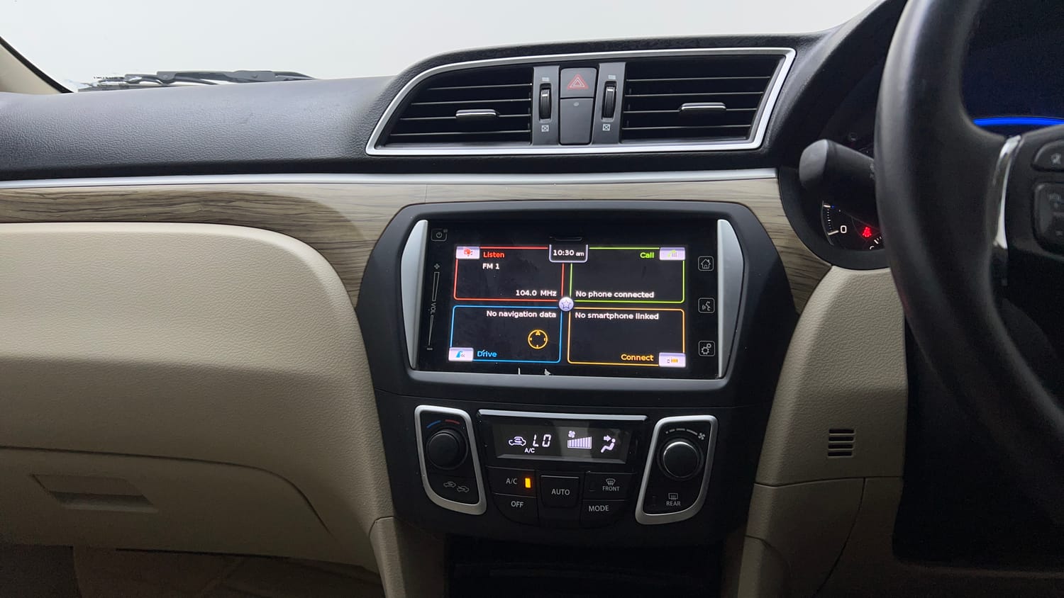 Used 2020 Maruti Suzuki Ciaz Alpha Hybrid 1.5 Petrol Manual top_features Touch screen infotainment system