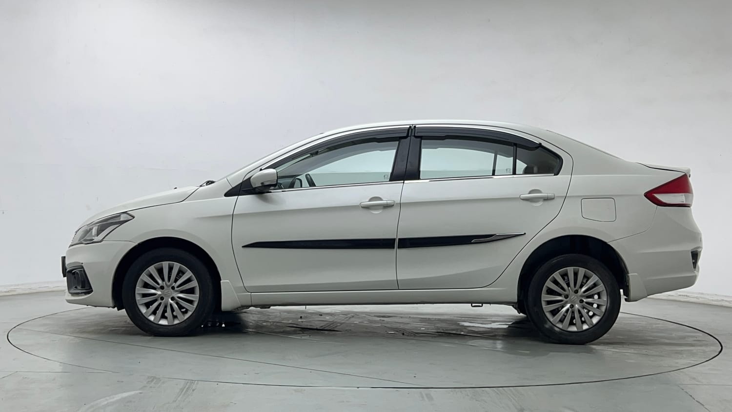 Used 2024 Maruti Suzuki Ciaz Sigma 1.5 Petrol Manual exterior LEFT SIDE VIEW