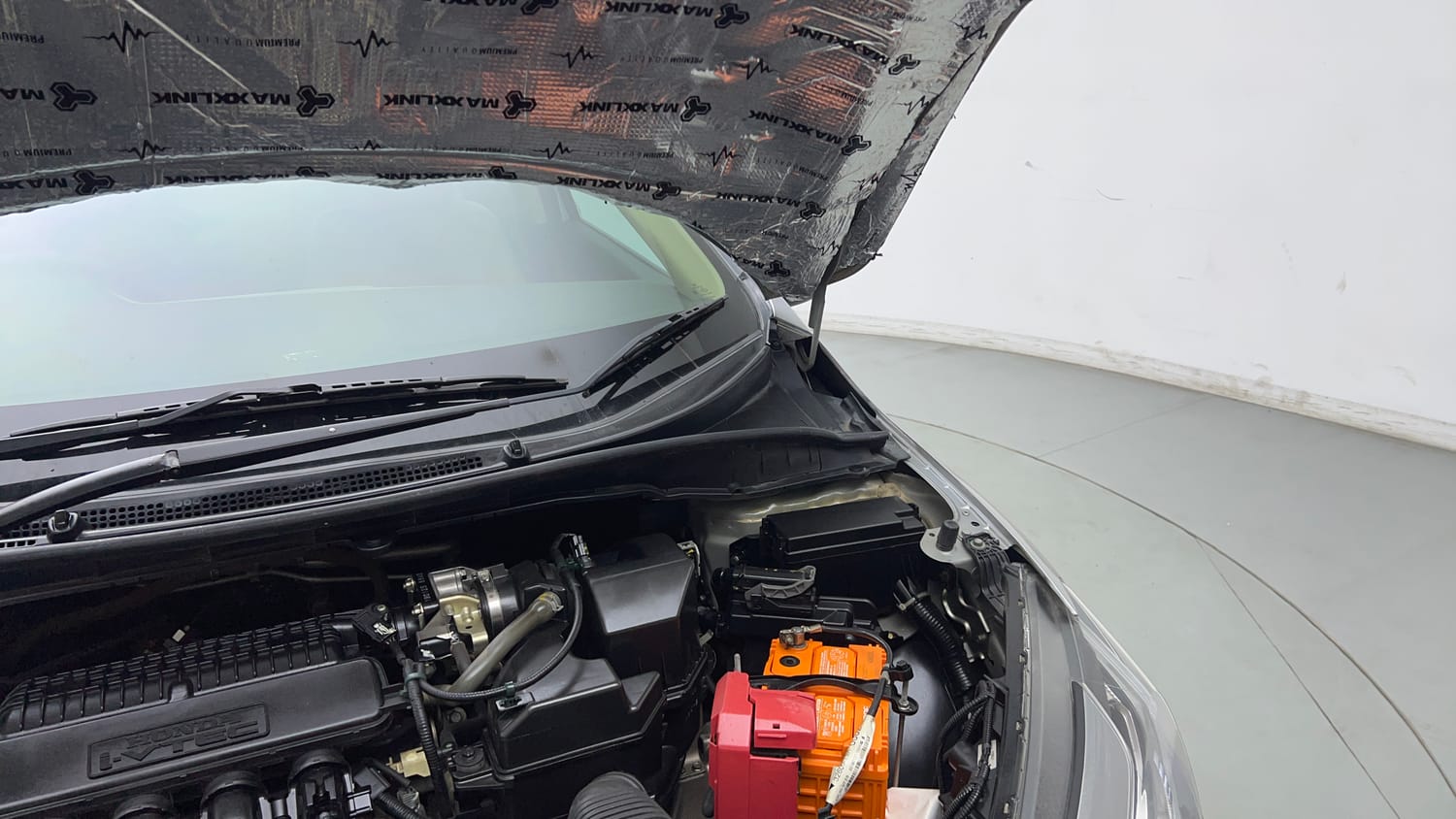 Used 2019 Honda City V Petrol Petrol Manual engine ENGINE LEFT SIDE HINGE & APRON VIEW