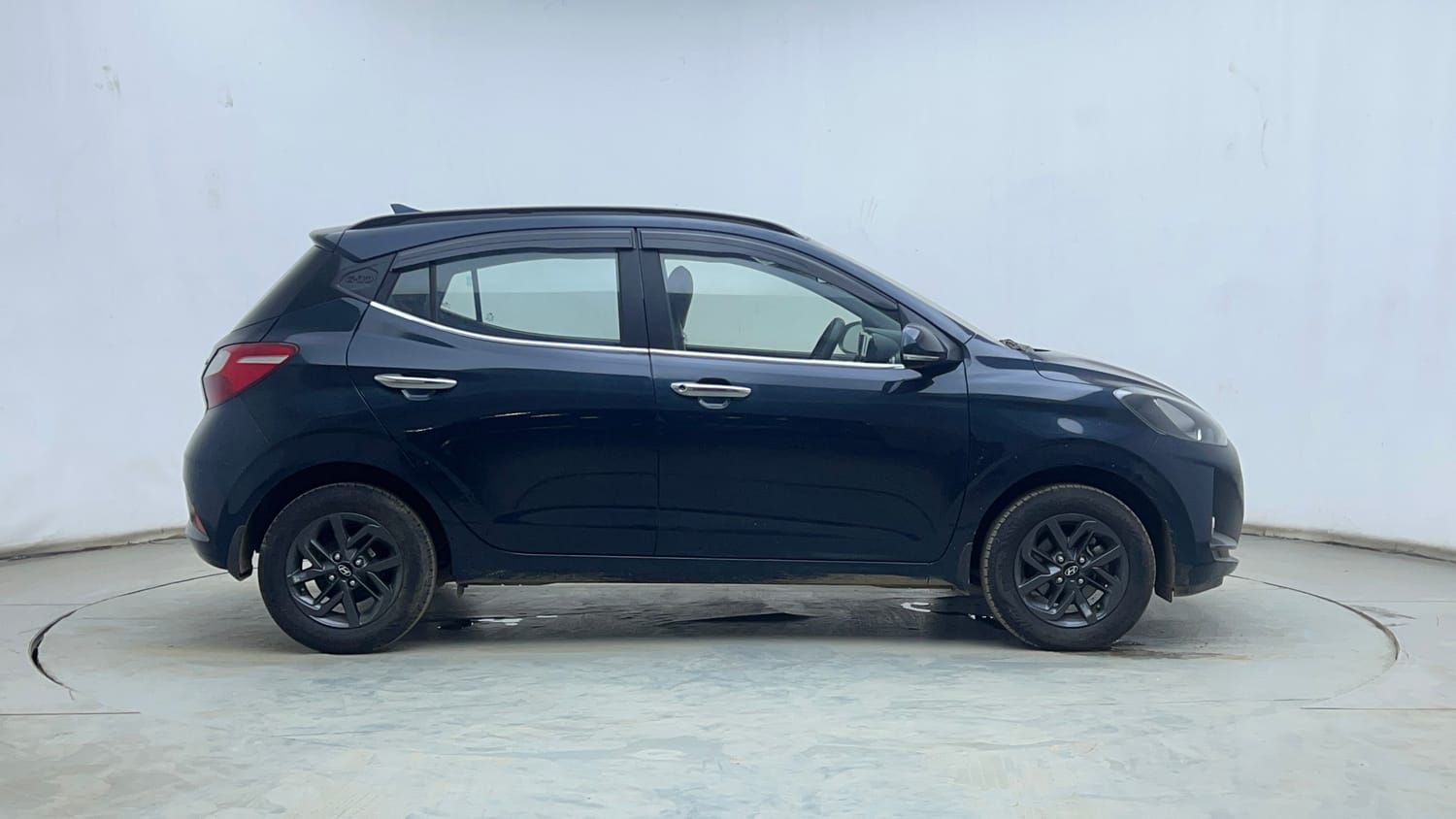 Used 2021 Hyundai Grand i10 Nios Sportz 1.2 Kappa VTVT Petrol Manual exterior RIGHT SIDE VIEW