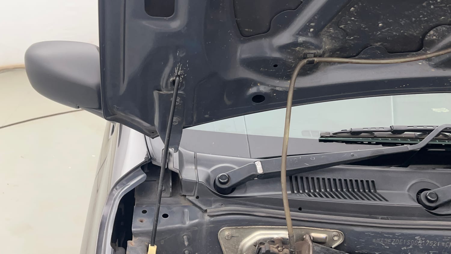 Used 2019 Maruti Suzuki Alto K10 VXi Petrol Manual engine ENGINE RIGHT SIDE HINGE & APRON VIEW