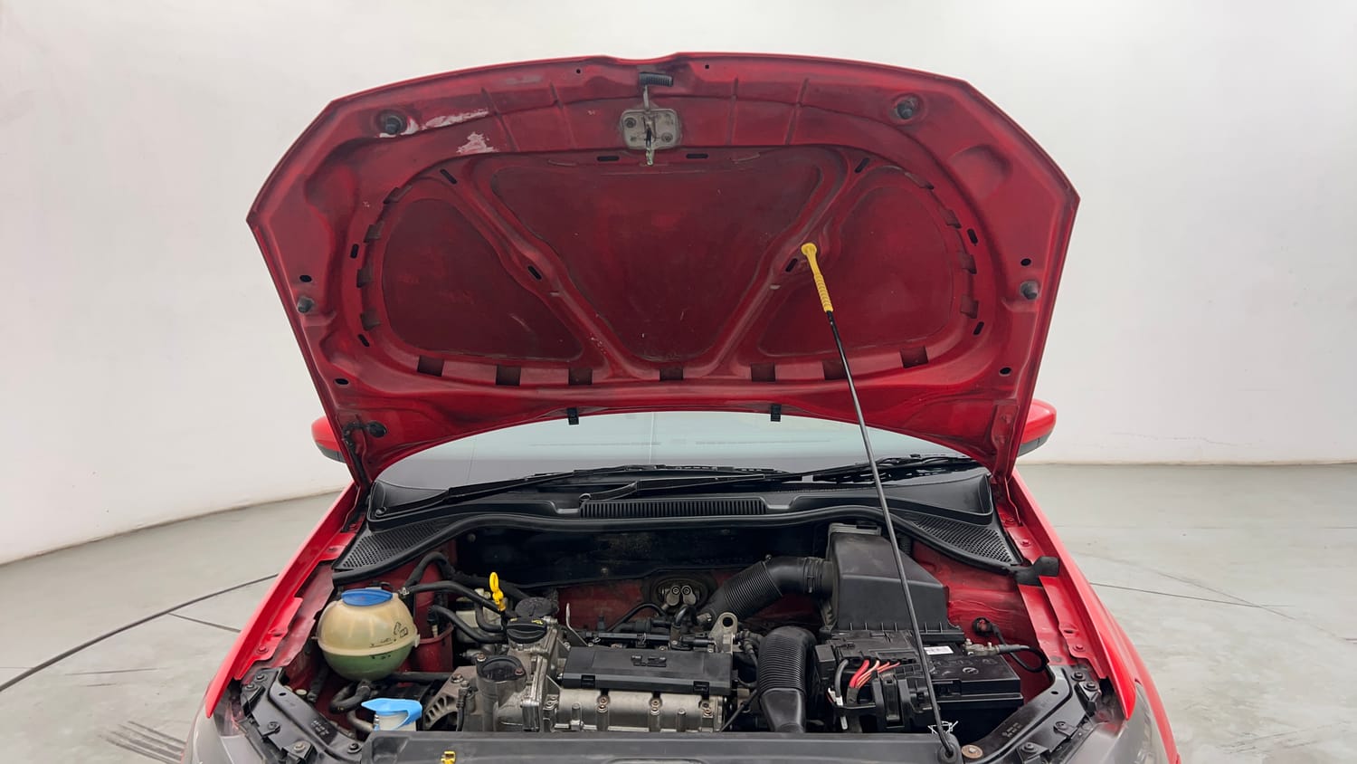 Used 2015 Volkswagen Polo Highline1.2L (P) Petrol Manual engine ENGINE & BONNET OPEN FRONT VIEW