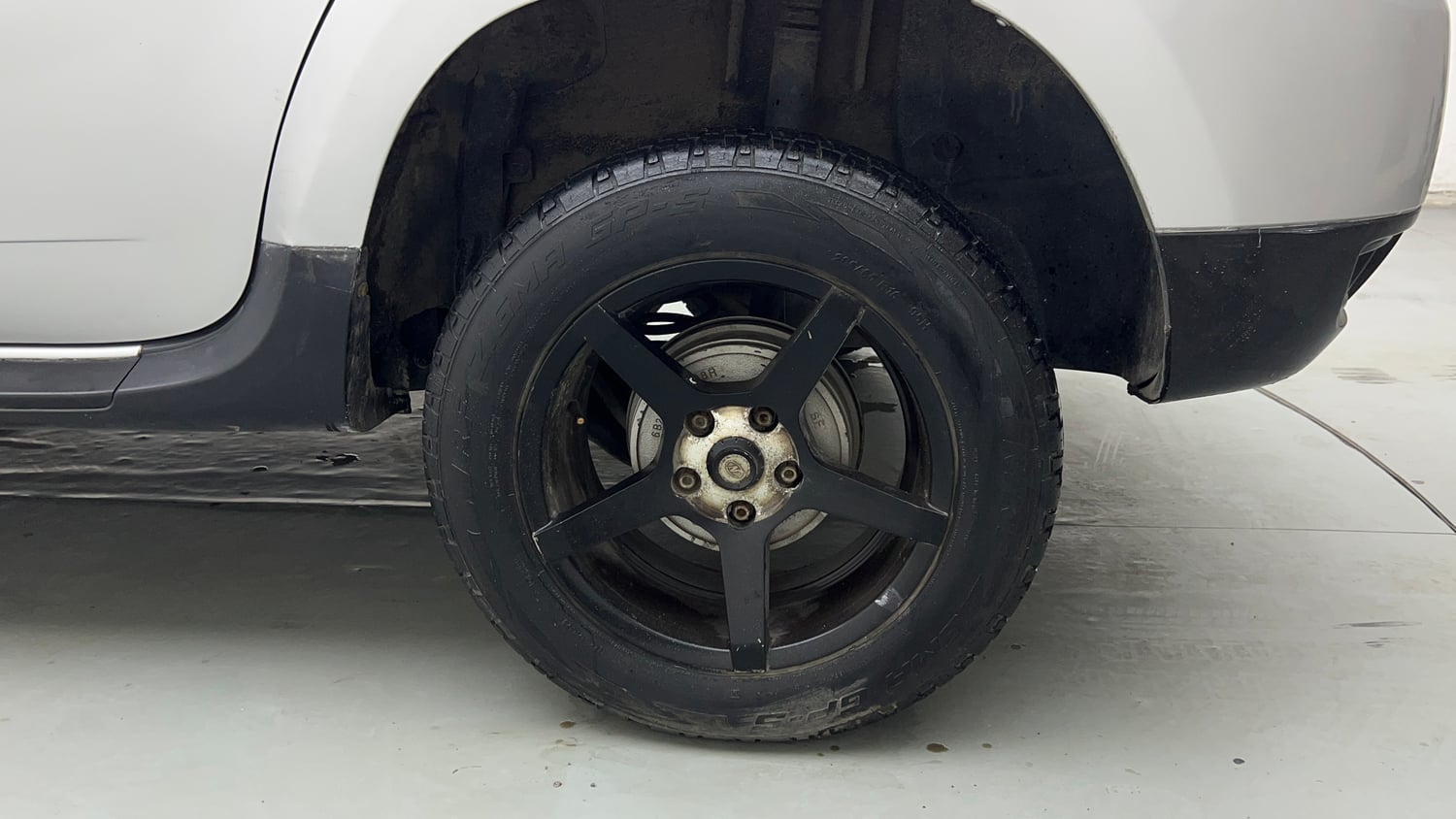 Used 2016 Renault Duster RXL Petrol Petrol Manual tyres LEFT REAR TYRE RIM VIEW