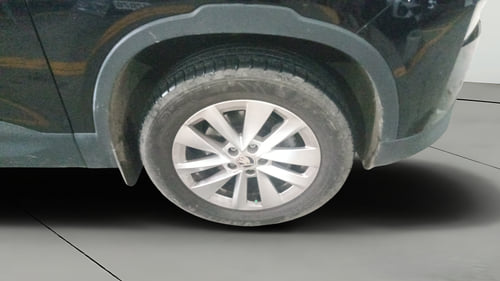 Used 2025 Skoda Kylaq Signature Petrol Manual tyres RIGHT FRONT TYRE RIM VIEW