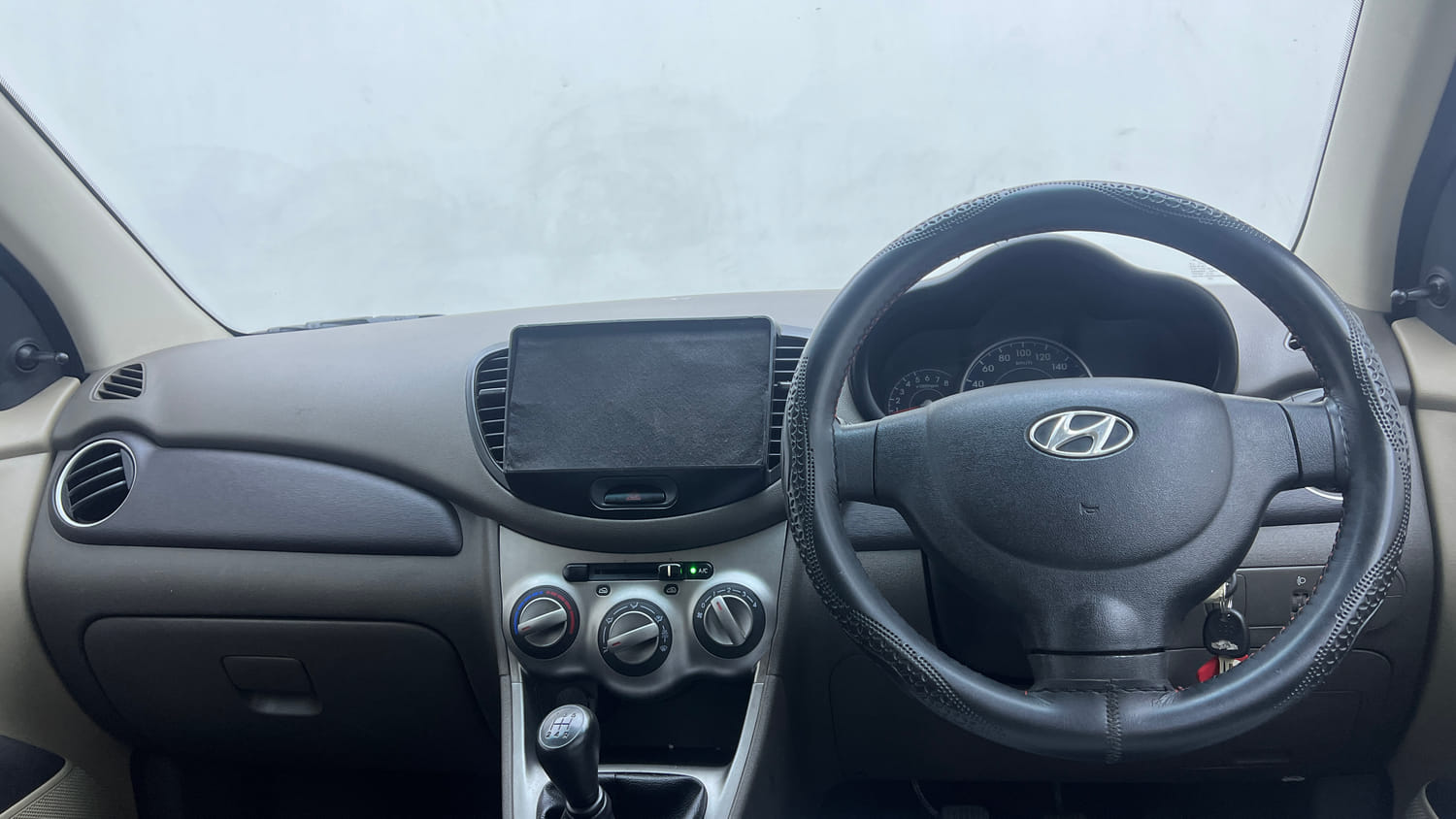 Used 2012 Hyundai i10 Era 1.1 iRDE2 Petrol Manual interior DASHBOARD VIEW