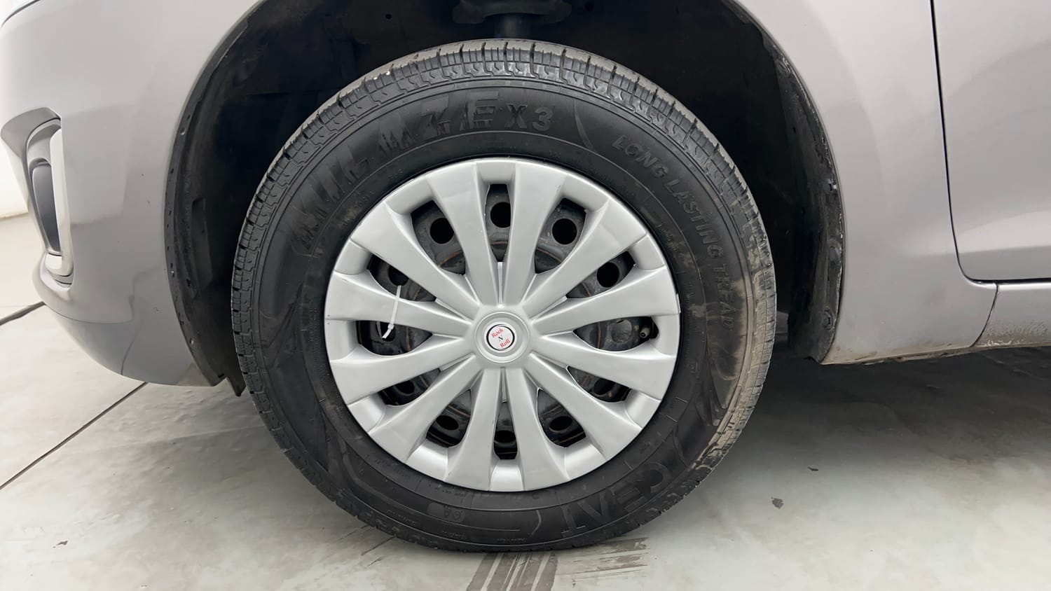 Used 2017 Maruti Suzuki Swift VXi Petrol Manual tyres LEFT FRONT TYRE RIM VIEW