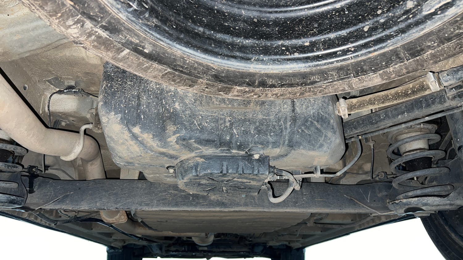 Used 2023 MG Motors Hector Plus Sharp Pro 2.0 Turbo Diesel 7 STR Diesel Manual extra REAR UNDERBODY VIEW (TAKEN FROM REAR)