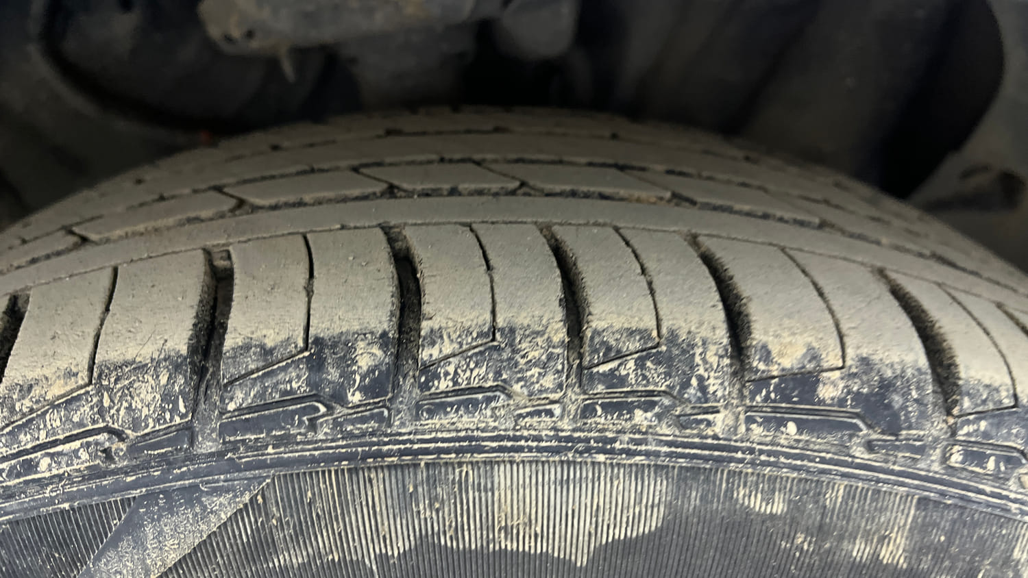 Used 2022 Kia Seltos X Line 1.4 DCT Petrol Automatic tyres RIGHT FRONT TYRE TREAD VIEW