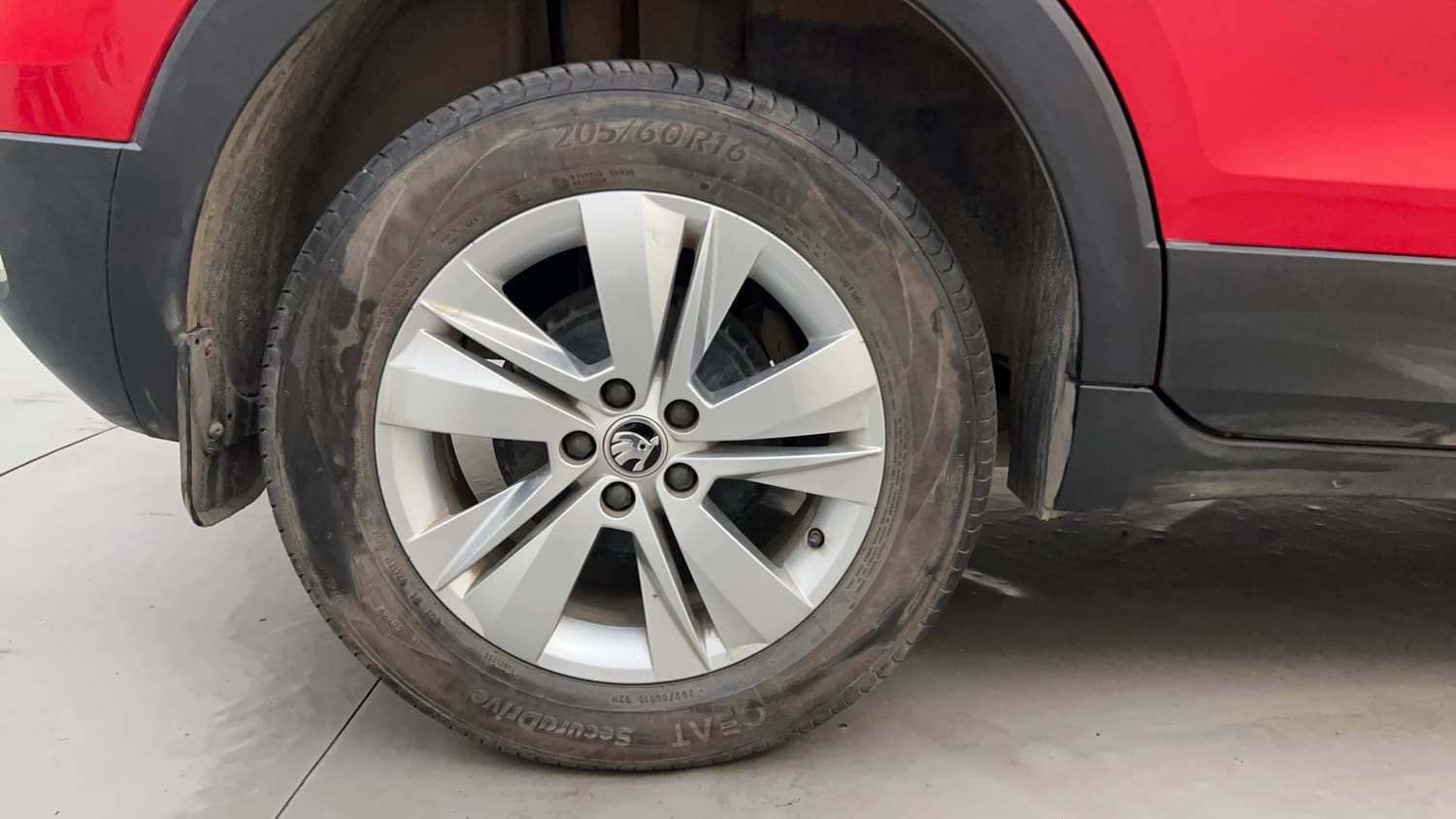 Used 2024 Skoda Kushaq Ambition 1.0 TSI AT Petrol Automatic tyres RIGHT REAR TYRE RIM VIEW