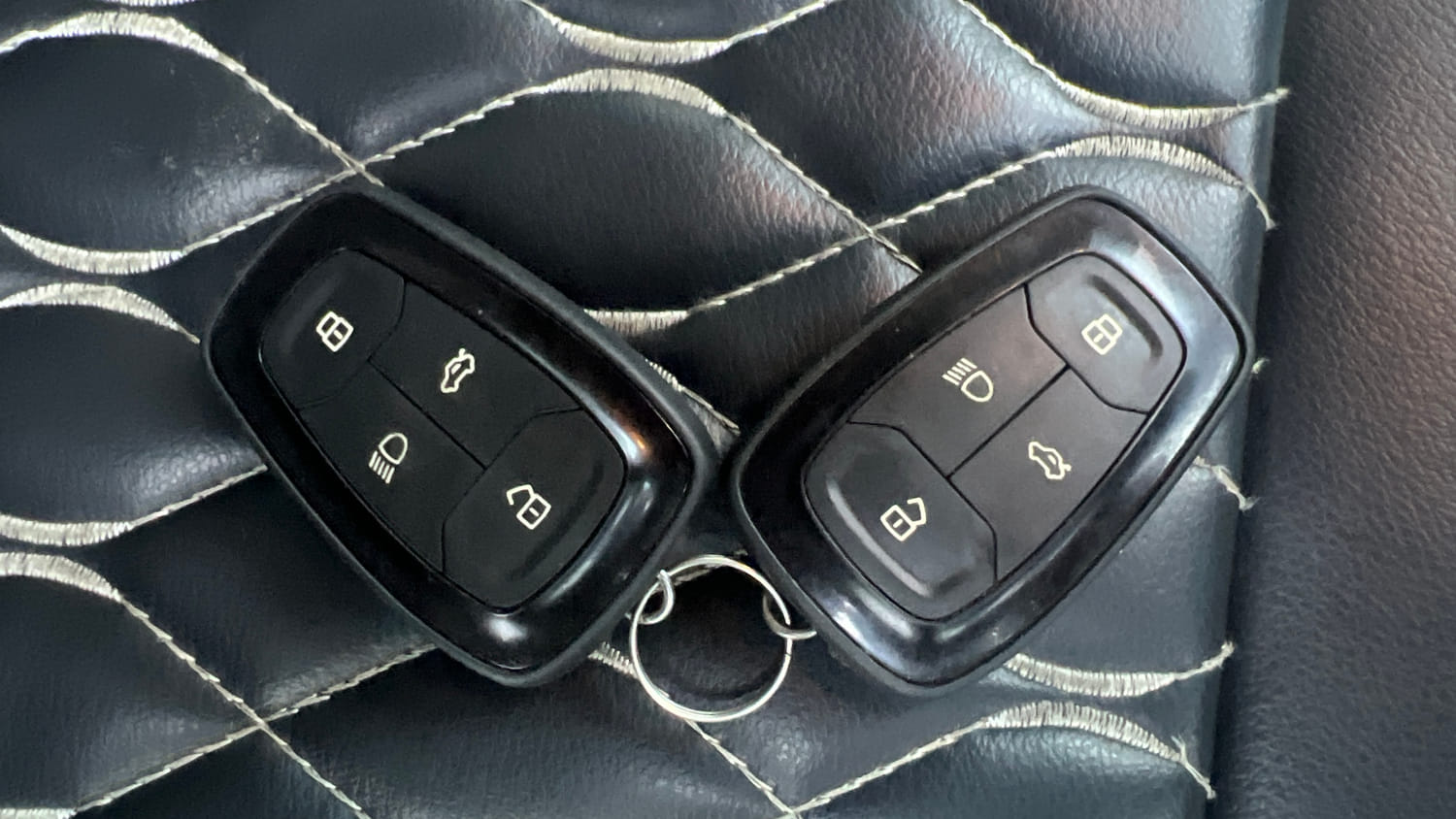 Used 2022 Tata Punch Creative Dual Tone AMT Petrol Automatic extra CAR KEY VIEW