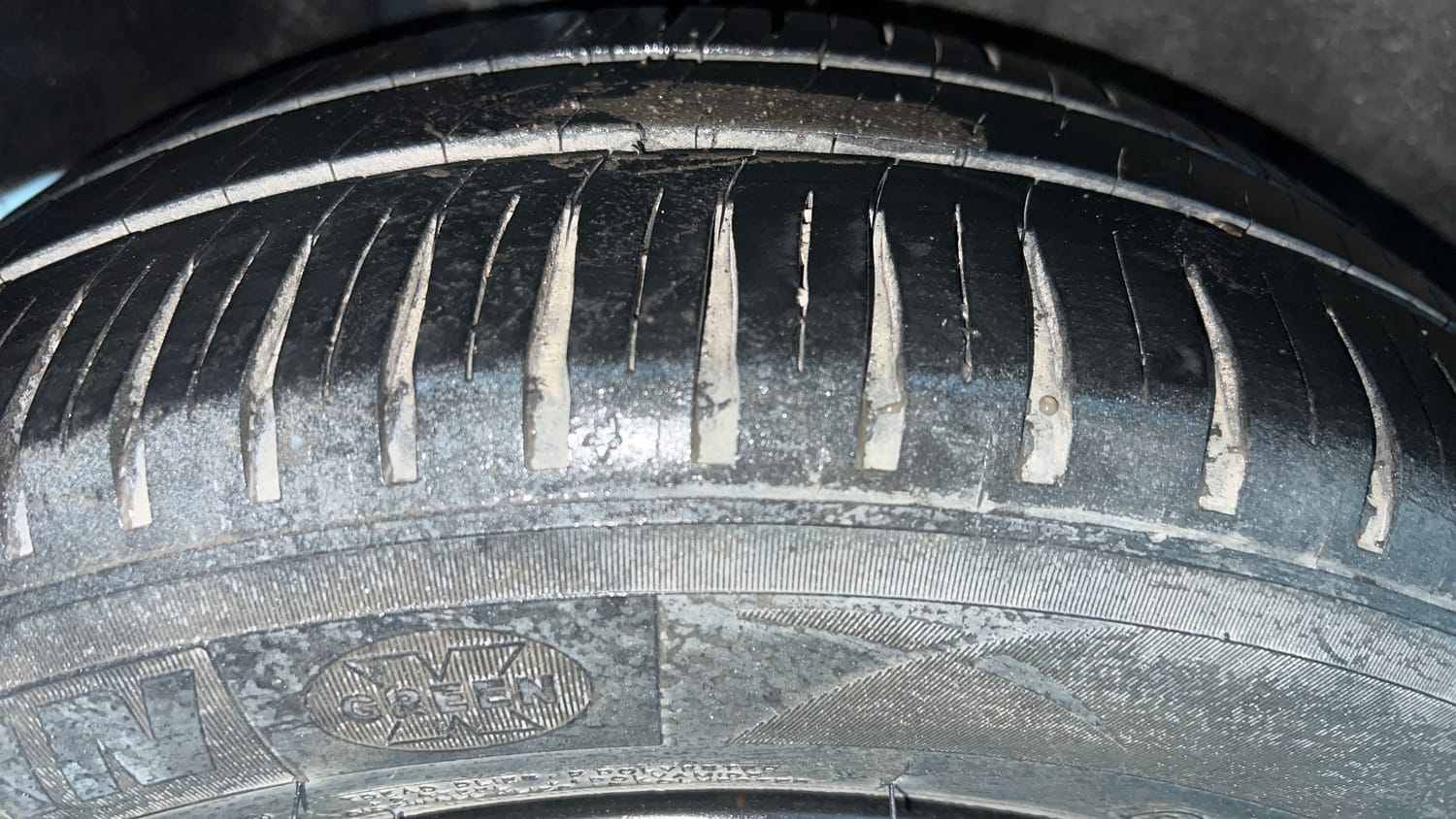 Used 2017 Maruti Suzuki Baleno Delta 1.2 Petrol Manual tyres RIGHT REAR TYRE TREAD VIEW