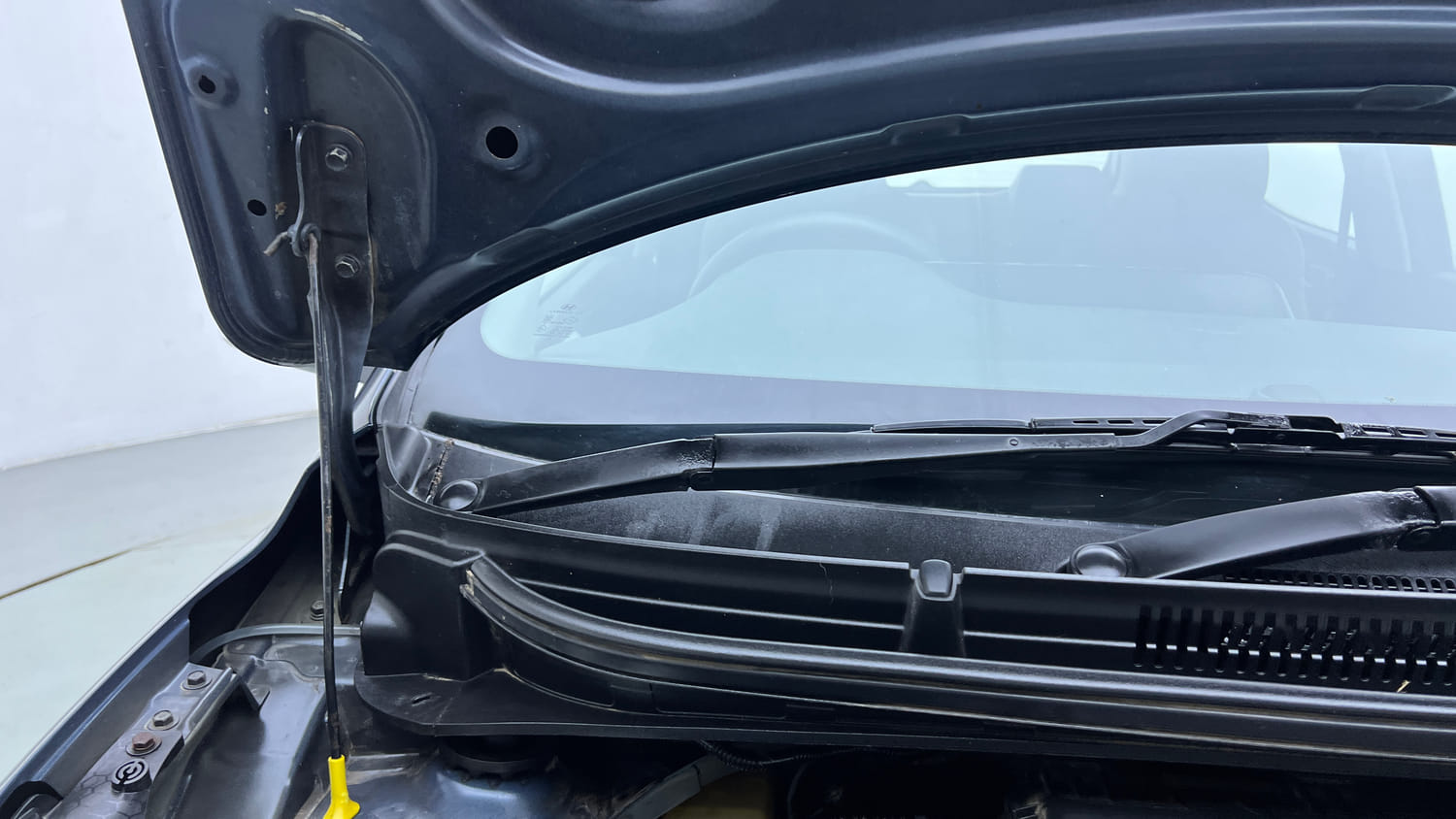 Used 2020 Hyundai Grand i10 Nios Sportz AMT 1.2 Kappa VTVT Petrol Automatic engine ENGINE RIGHT SIDE HINGE & APRON VIEW
