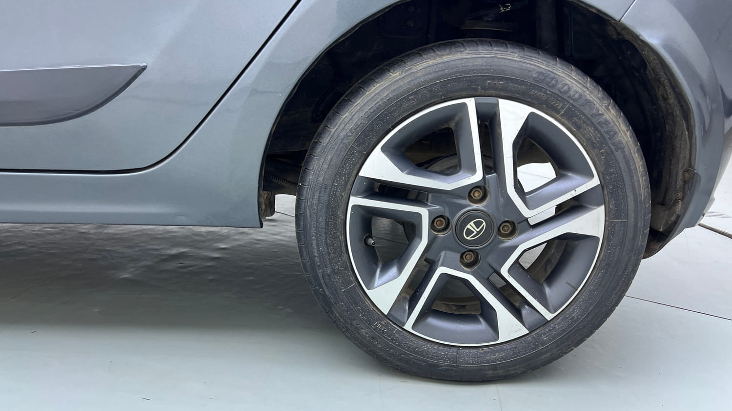 Used 2021 Tata Tiago XZ Plus Petrol Manual tyres LEFT REAR TYRE RIM VIEW