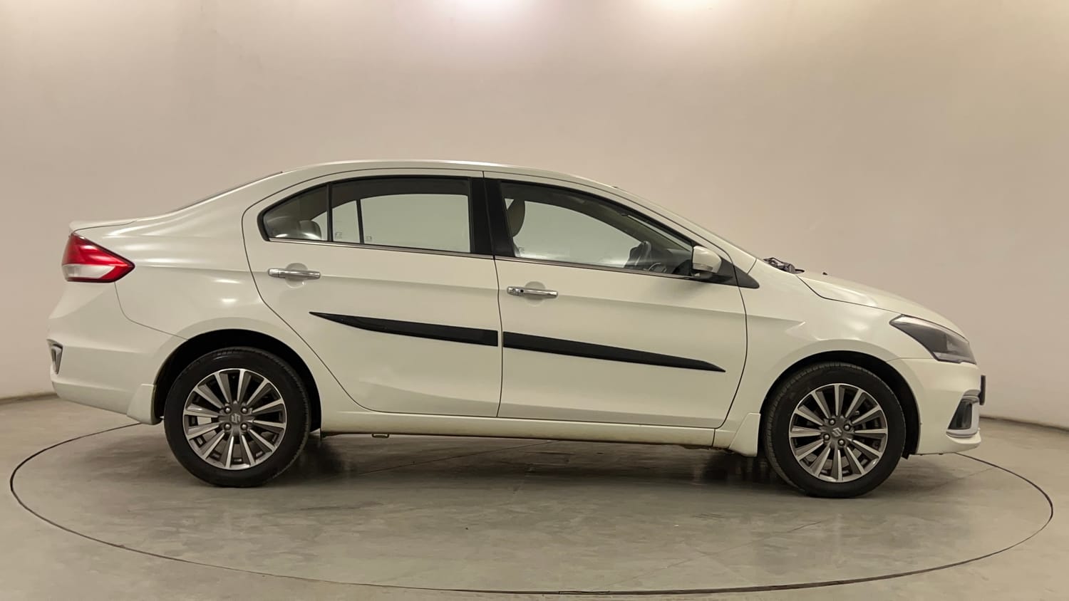 Used 2025 Maruti Suzuki Ciaz Alpha 1.5 AT Petrol Automatic exterior RIGHT SIDE VIEW