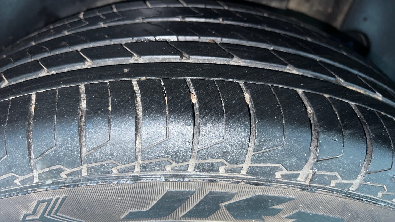 Used 2023 kia Seltos HTX 1.5 Petrol IVT Petrol Automatic tyres LEFT REAR TYRE TREAD VIEW